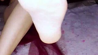 WATCH BONNEYUWU'S SEXY LEIA STAR WARS DANCE COSPLAY!