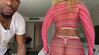 Rome Major blasts cum all over Mellanie Monroe's juicy phat ass!