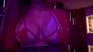 Artemisia Micro-Bikini-Tease macht MILF-Fans wild 😍👠