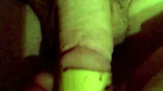 BANANA CLOSE-UP MASTURBATION IN RETRO BLUE FILMS!