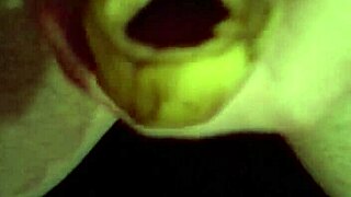 BANANA CLOSE-UP MASTURBATION IN RETRO BLUE FILMS!