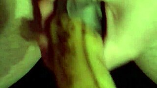 BANANA CLOSE-UP MASTURBATION IN RETRO BLUE FILMS!