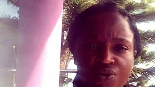 crazy bitch twerks her ass wild on the balcony outdoors!