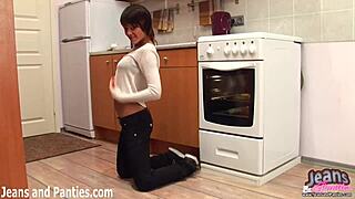 Amateur Skinny Milf Wife Rips Super Tight Jeans Off Her Ass In Striptease