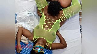 Latina prostitute's hairy pussy drips cum during homemade oral blowjob session