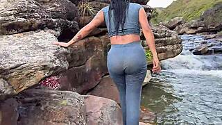 follando con desconocido por dinero en el rio... licking ass and pussy pov 😏🍑