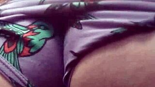 chubby gamer cums hard shaking ass in gaming chair