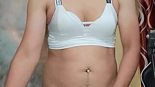 hot white transsexual stunner 😍🍑💦