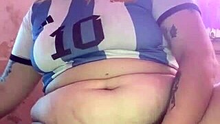 Beautiful Argentinian blonde, masturbate till you squirt huge!