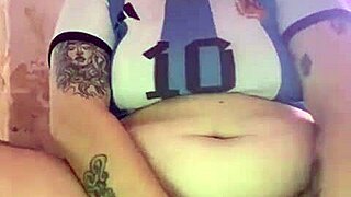 Beautiful Argentinian blonde, masturbate till you squirt huge!