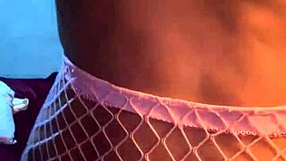 ¡Mira La Puta Colegiala Helena Danae Jugando Con Su Vagina Mojada!