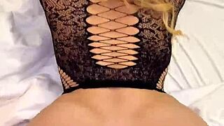 my best friend's wife sneaks to the hotel for our secret fuck