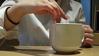 he couldn't resist the beautiful office lady's affair temptation at work