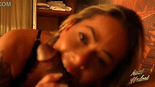 Curvy Milf's ASS Arregaçado Hard, Squirts Like Crazy