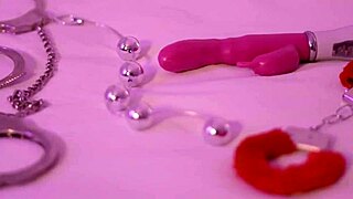 Blonde Bodybuilder Takes Double Penetration from Huge Cocks Hardcore