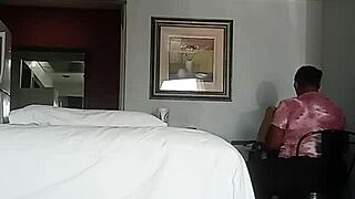 Threesome heats up with chocolate babe and thick sexi curves