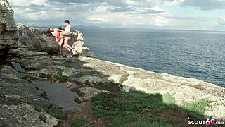 Nemski par 18+ tvrdi seks na otvorenom na Mallorci na odmoru