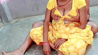 desi bhabhi spreads pussy wide for devar's hungry tongue licking