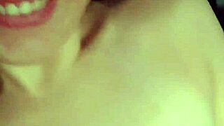 Mimi's bare ass flashes in car ride to motel for wild pussy pounding session