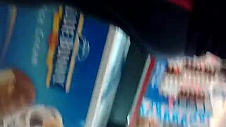 who's that leggy candid ass in retro hidden leggings?