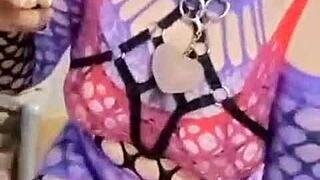 marysubmissive spreads legs wide for soft fingering tease