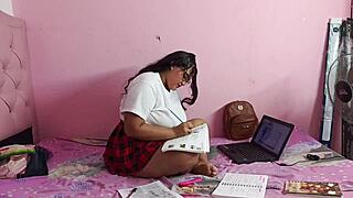 universitaria culona con tetas grandes folla duro en clases virtuales