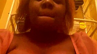 Alliyahaleciascott pisses in update video