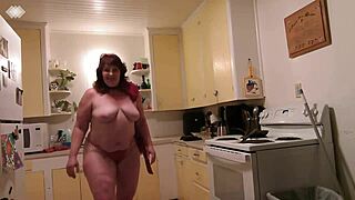 Giantess Dawnskye1962 Spots Tiny Shrinky in Kitchen Heels?