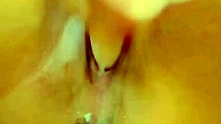 safada gostosa fingers natural tits pussy till she cums hard