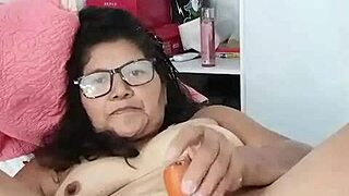 Waking super horny with my carrot toy