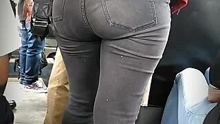 wanna see big asses bus fight venezuelan vs peruvian?