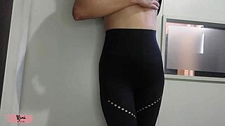 Nini’s Petite Ass Stretches Leggings in Sexy Try-On