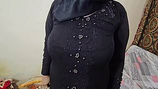 Man from u s convinced a muslim woman to show hairy armpit