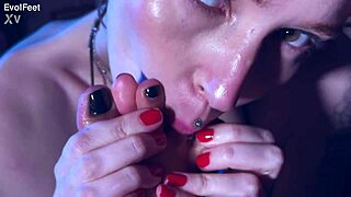 No one can resist the sexy feet of rotten venus