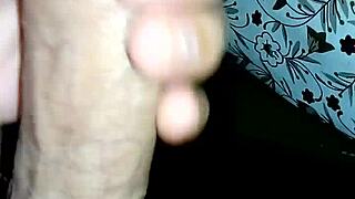 Tocándome un ratito con placer intenso