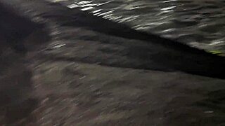 Novinha deixou namorado na praia pra dar a bucetinha atrás da pedra do arpoador 😏
