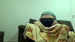 Real stepmom bouncing on fat cock for stepson