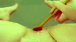 making a creampie pussy closeup full of cum