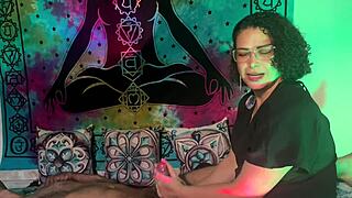 depois de aliviar as dores gozei gostoso com uma massagem tantrica