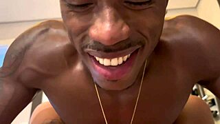 ruiva safada gave her pussy to the big black cock guy