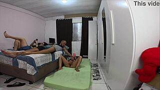 esposa teve que dividir o quarto com sua amiga