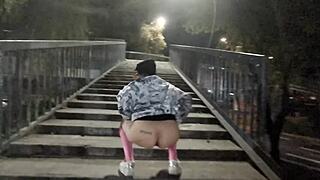 exhibit mexicana da un paseo semidesnuda por la calle
