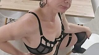 hey there wishing you a nice day with some sexy fun 😊