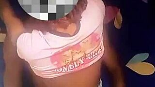 Черна млада 18+ язди чудовищен кур в dorm спалня