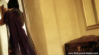 indian brunette milf solo play is wild 😍