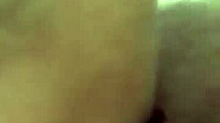 Girl sucks on a wet pussy in sexy encounter