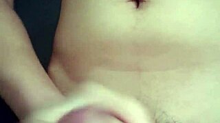 Hey, any ladies wanna hook up with an 18-year-old straight guy from Hanoi?