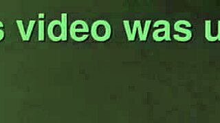 Grabo A Mi Hermanastra Sin Que Se De Cuenta Y La Acaricio Y Le Meto La Mano