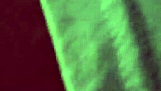 Grabo A Mi Hermanastra Sin Que Se De Cuenta Y La Acaricio Y Le Meto La Mano