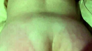 novinha shows off her white butt in amateur fun